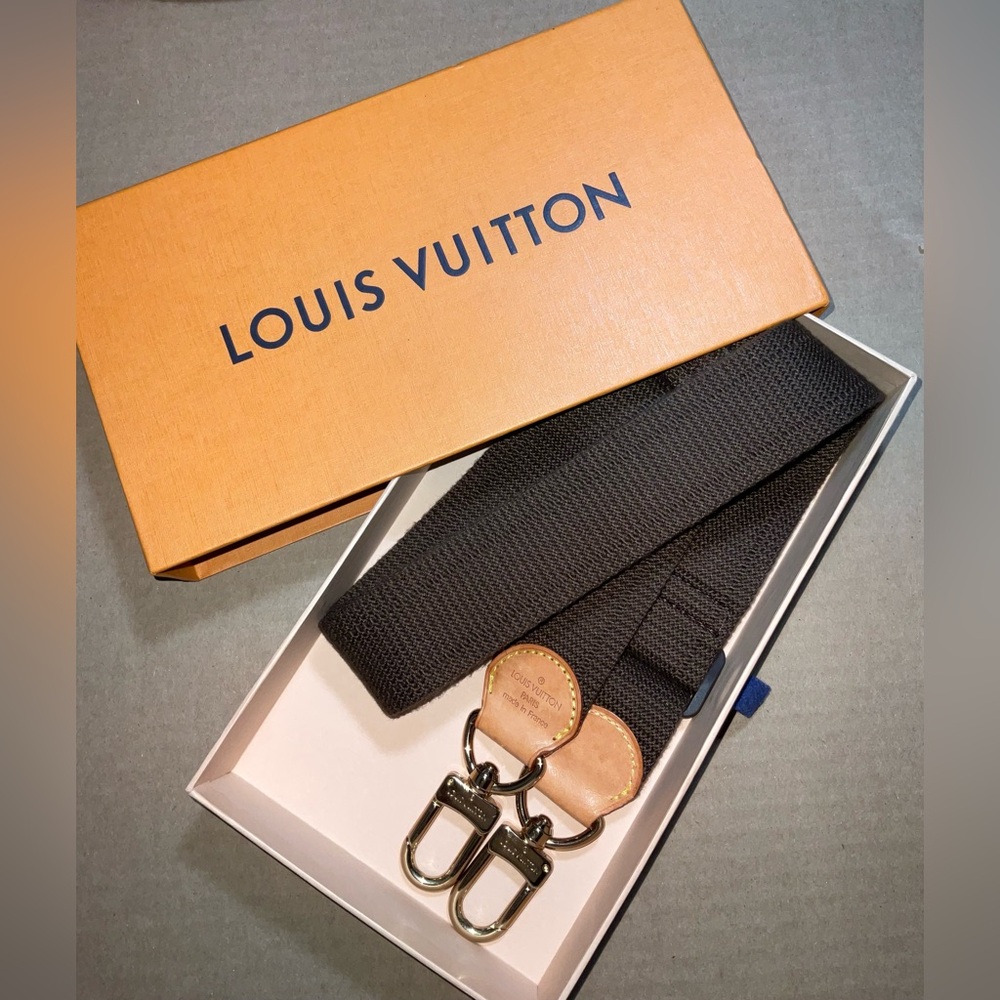 ✅Louis Vuitton BROWN UNISEX wide Strap
✅AUTHENTIC